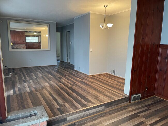 Photo - 5035 Wissman Rd