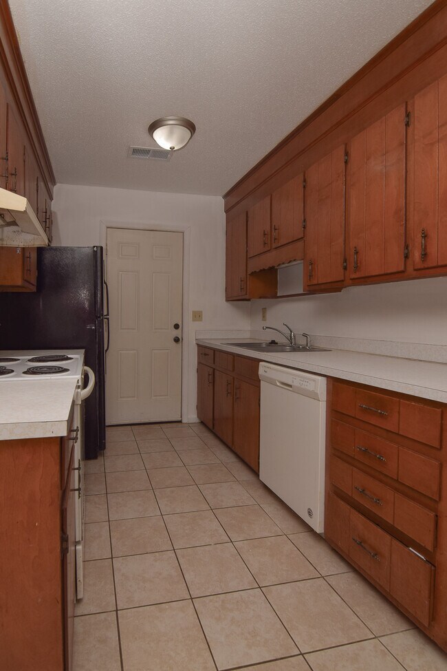 Photo - 115 Ashwood Ct