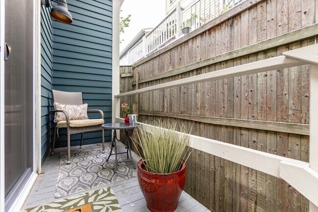 Photo - 69 Walker St