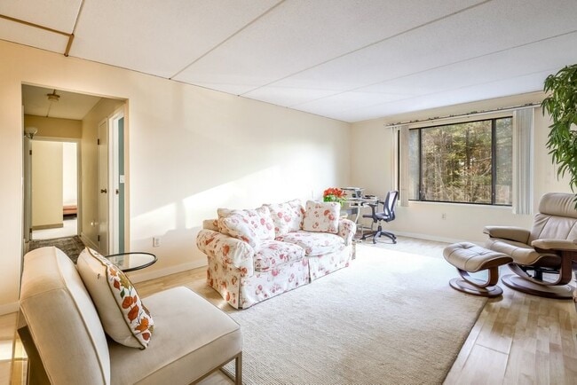 Photo - 1550 Worcester Rd Unidad 621