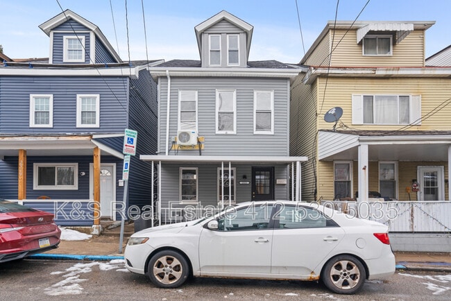 Photo - 2321 Spring St