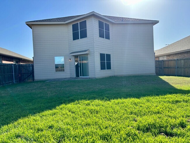 Photo - The Perfect Blend of Space & Location – 3 Beds Near Alliance