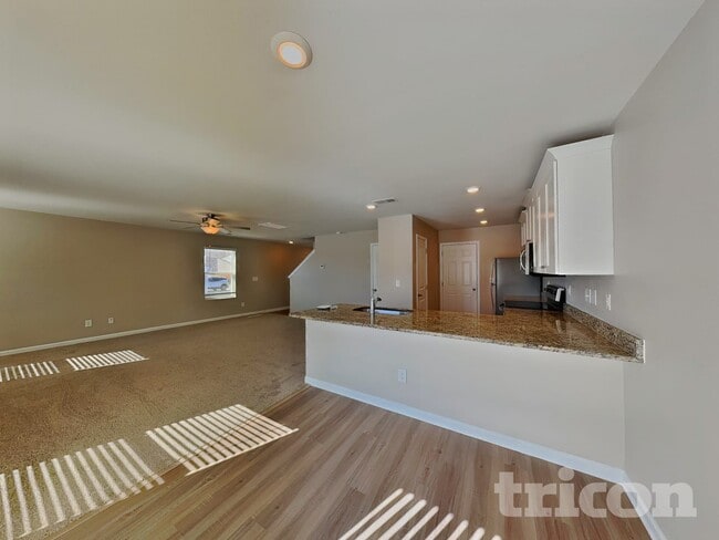 Photo - 294 Coleshill Rd