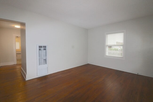 Photo - Lincoln Avenue Unit 1053