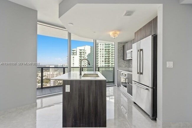 Photo - 488 NE 18th St Unidad 3801