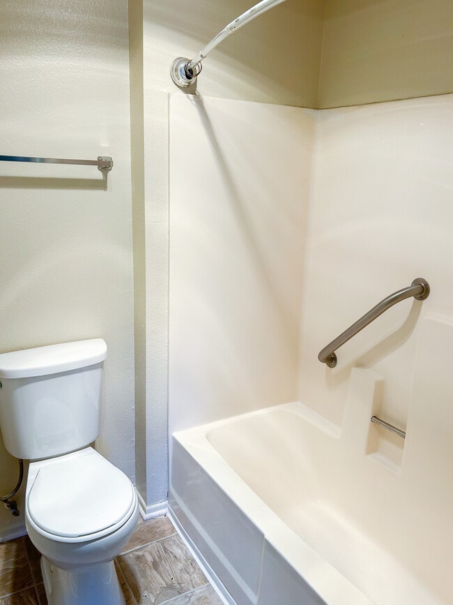 1 dormitorio, 1 baño - 650 pies cuadrados - Twin Oaks