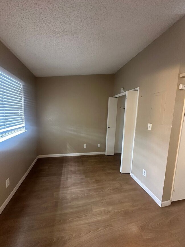 Photo - 4701 Beechwood St