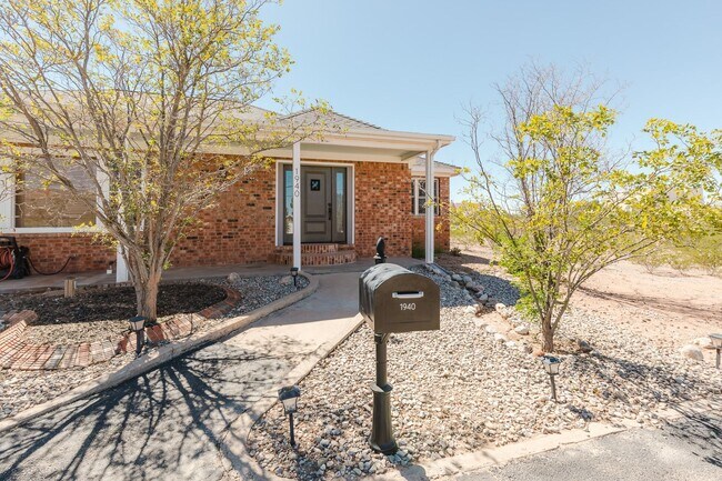 Photo - 3 Bedroom 2 Bath With A Mountain View Home!