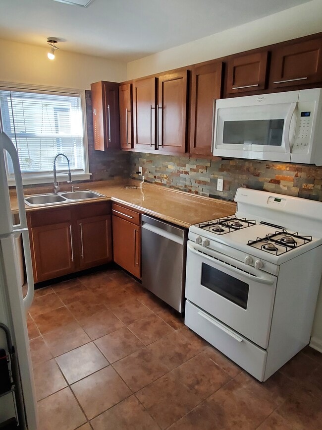 24501 Penn St