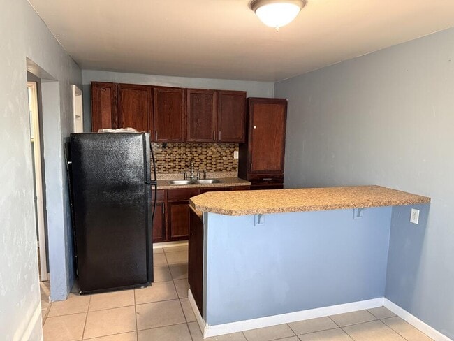 Photo - 1120 W 5th St