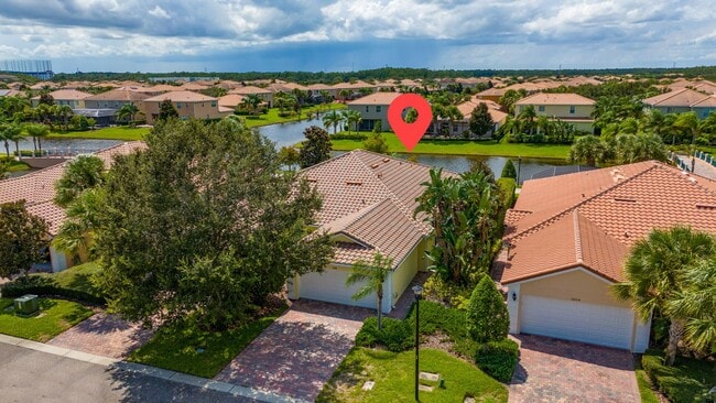 Photo - Deluxe Villa Lake view all Tile. 3 Bedrooms+2 Baths