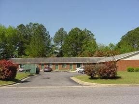 Photo - 305 Horseshoe Dr Apartments