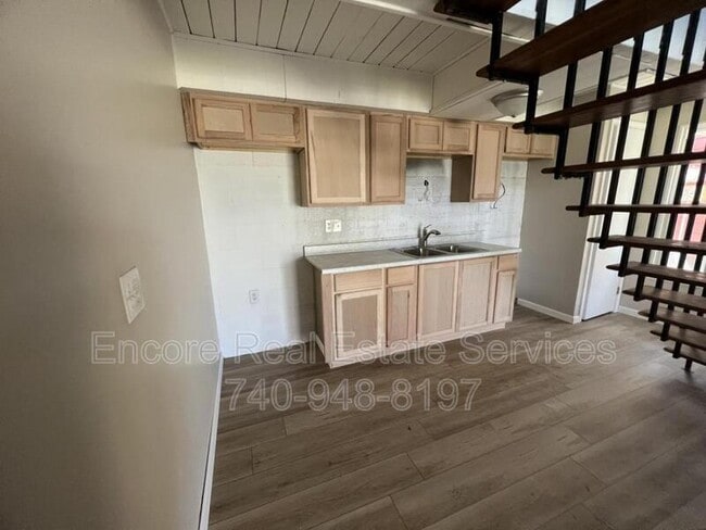 Photo - 396 N Cedar St