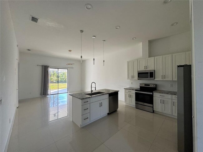 Photo - 15 Regent Ln