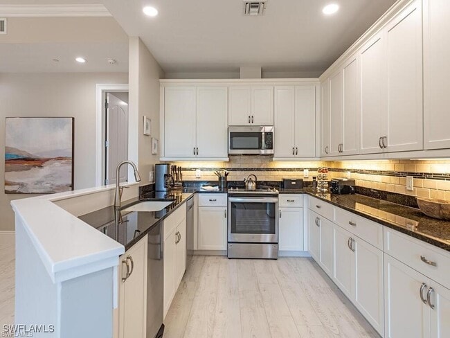 Building Photo - 627 6th Ave S Unit B-302 Rental