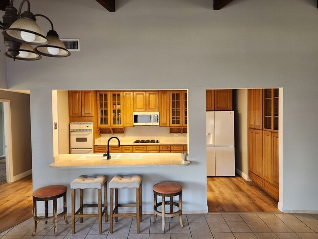 Photo - 5011 63rd St