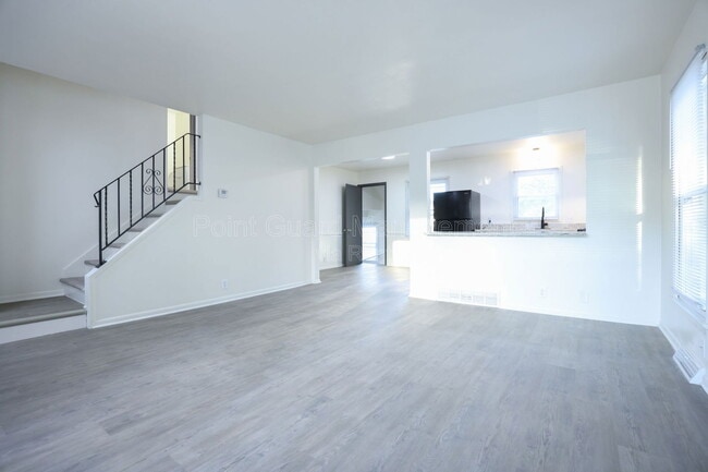 Photo - 5207 N 60th St