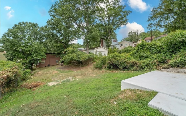 Photo - 935 Somerset Dr