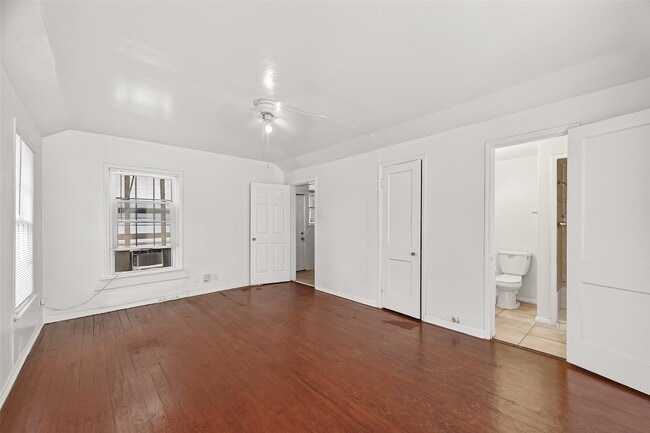 Photo - 4212 Woodhead St Unit B