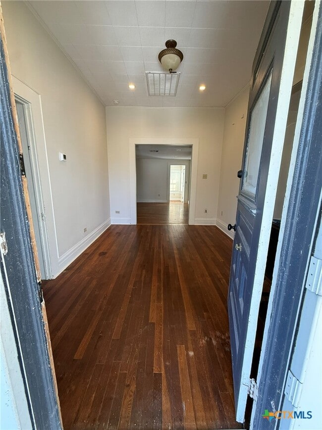 Photo - 619 E Donegan St