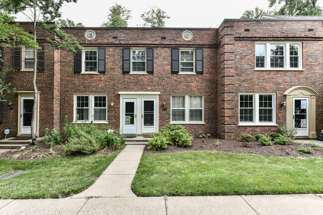 Building Photo - 1400 S Barton St Unit 432