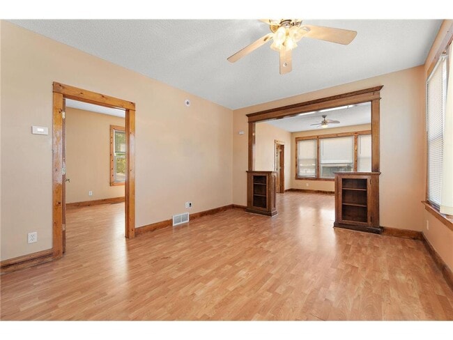 Photo - 1064 Magnolia Ave E