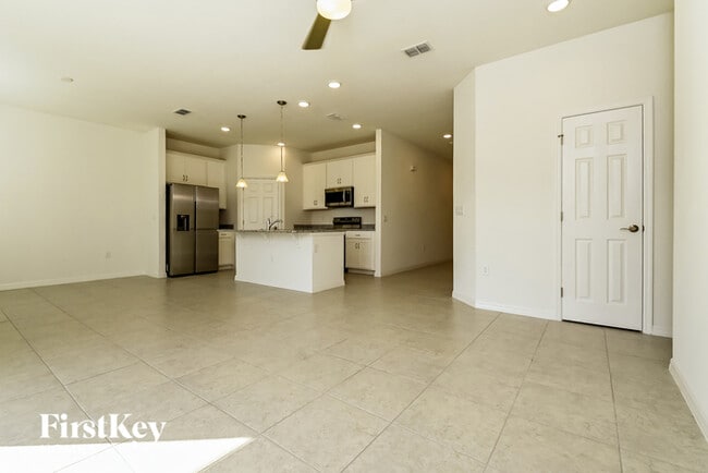 Photo - 315 Corbel Ln