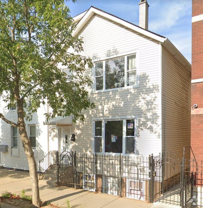 Building Photo - 1836 S May St Rental