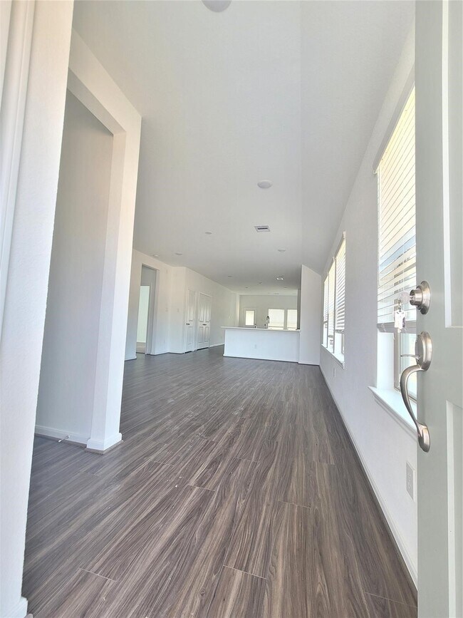 357 Salerio Wy