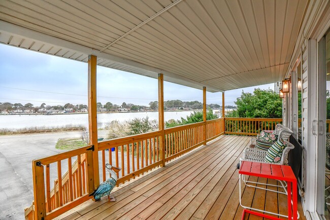 Photo - Pretty Lake Furnished Unit 2/1.5 Views! Vi...