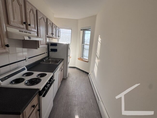 Building Photo - $2,400 Brighton 1-Bedroom Near Cleveland Circle | Heat & Hot Water Included | Available Now