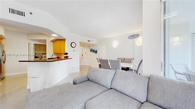 Photo - 3255 NE 184th St Unit 3255 NE 184th St  12410