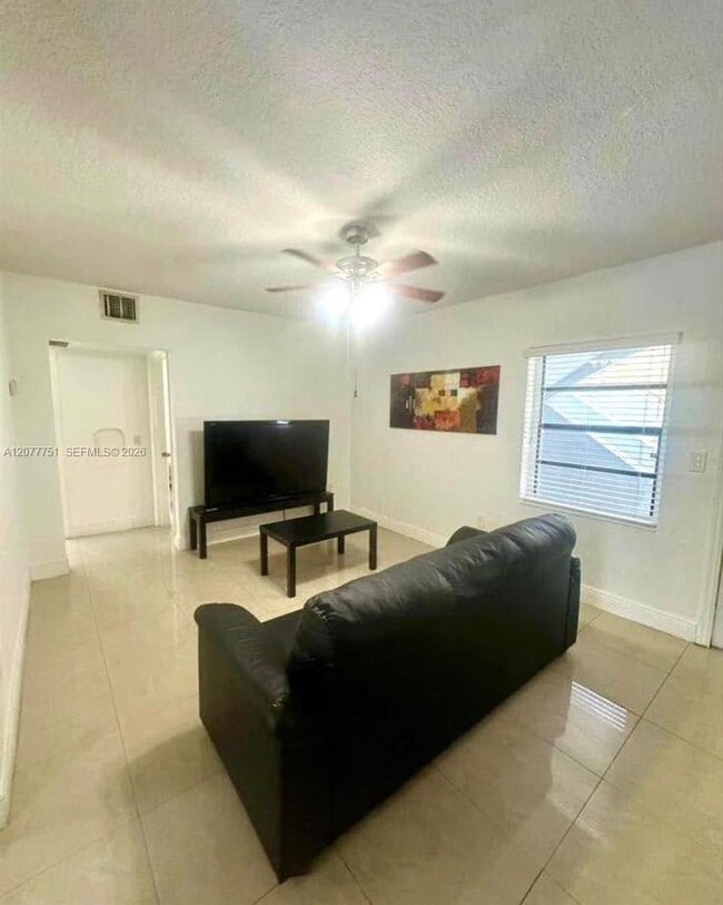 Photo - 2361 SW 27th St Unit 1