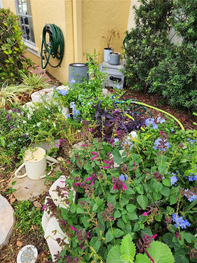 Photo - 2877 Belmont Ln