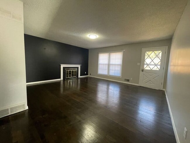 Photo - 7318 Newton Dr