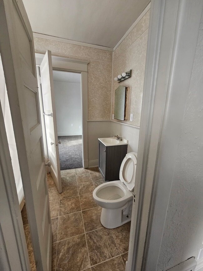 Photo - 226 13th St N