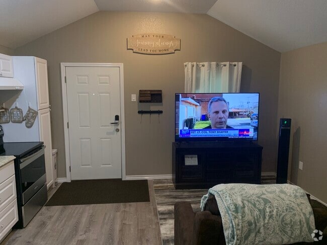 Building Photo - 3670 Wren Unit SpruceHarbor Rental