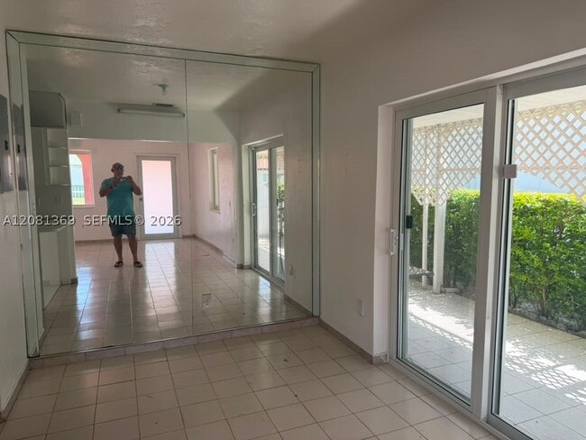 3500 NW 16th St