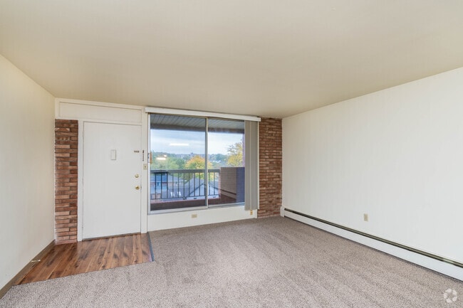 1BR,1BA - 750SF - Living Room