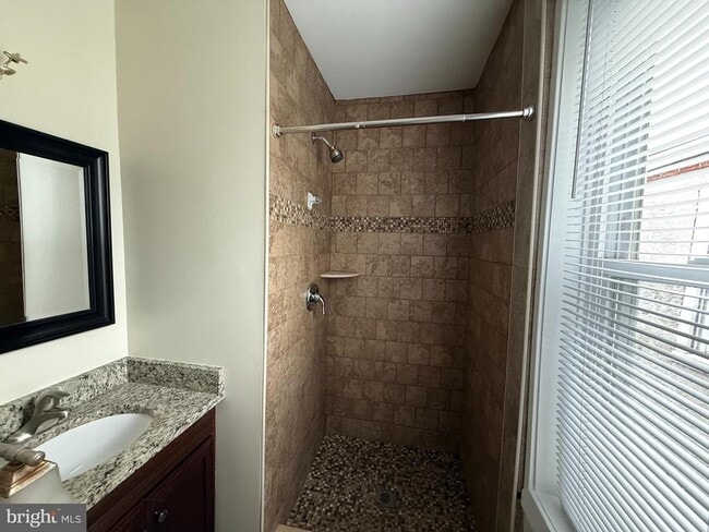 Photo - 1249 W College Ave