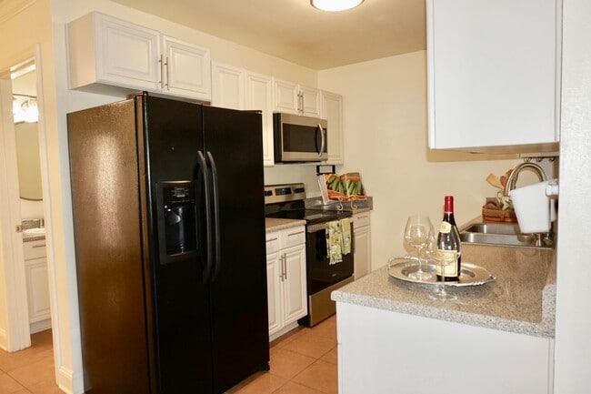 Photo - 765 Majestic Dr