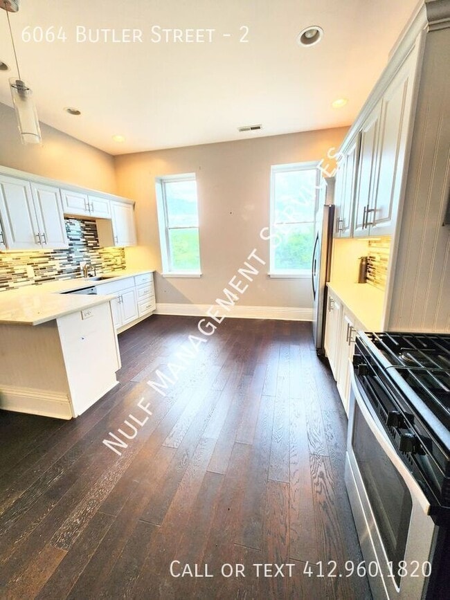 Building Photo - 6064 Butler St Unit 2