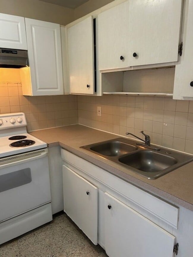 Photo - Well maintained 1/1 centrally located