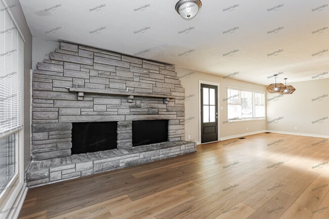 Photo - 141 Grandview Dr