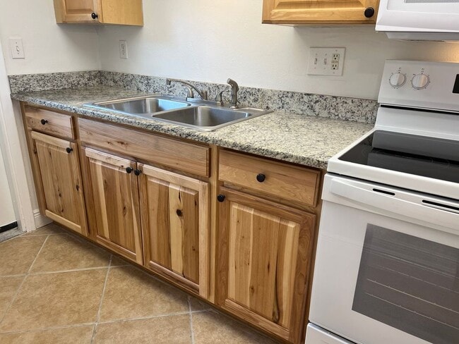 Photo - 710 Bayou Ave