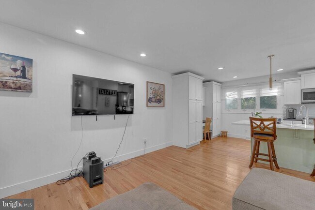 Photo - 91 2nd St