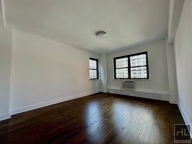 Photo - EAST 69 STREET Unidad 10K