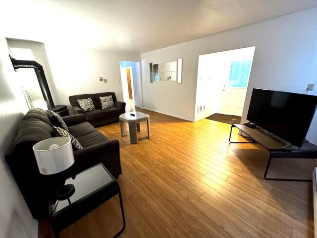 Photo - 2 bedroom in Kitimat BC V8C 1G8