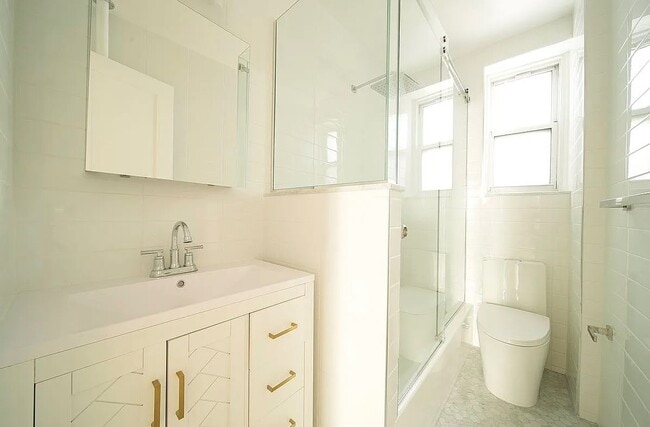 Photo - 30 Clinton St