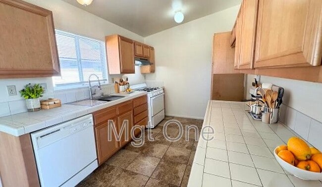 Photo - 23389 Dome St